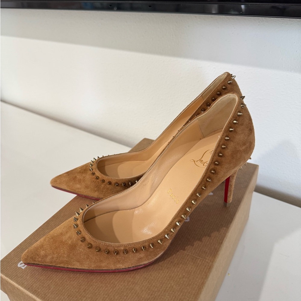 Christian Louboutin Brown Heels Elegant Design
